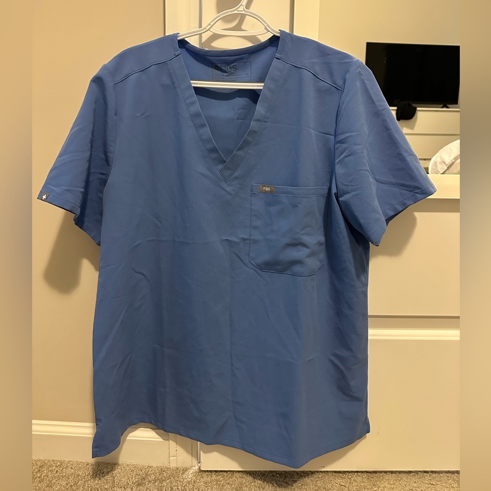 FIGS SCRUB TOP